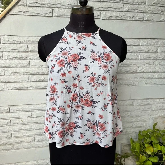 SOLD ❌ Floral Tie Up Top - Picture 3 of 7